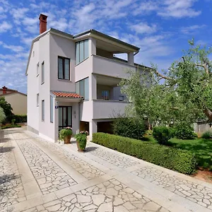 Apartment Brezac Olive Garden, Fažana