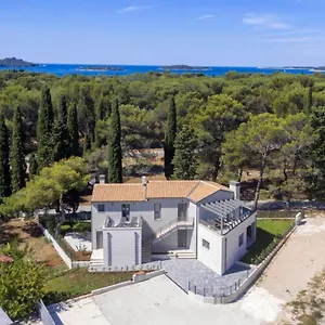 Apartament Pinia, Fažana